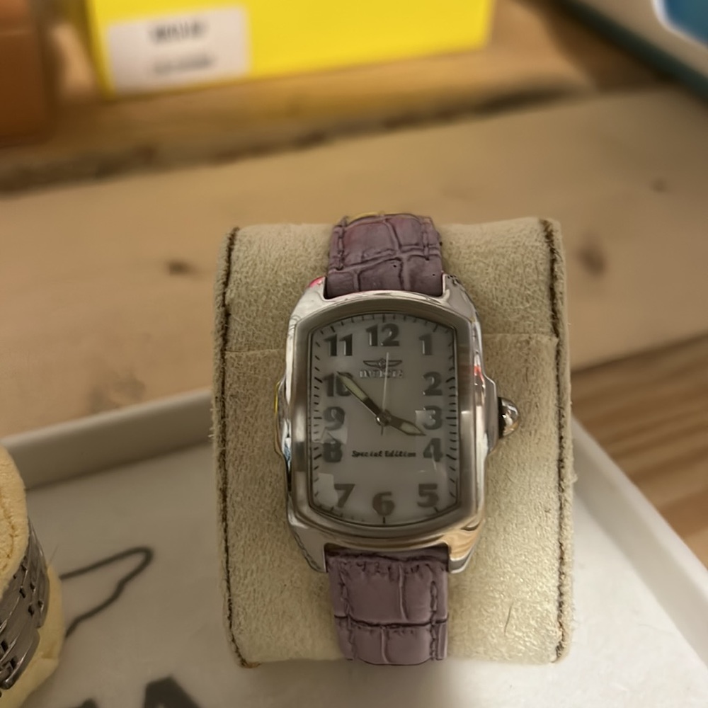 Ladies watch with new battery π barely used. EUC π - Picture 4 of 4